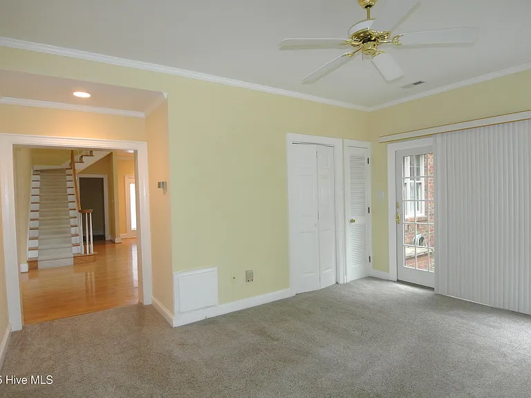1113 Devonshire Dr — Photo 18
