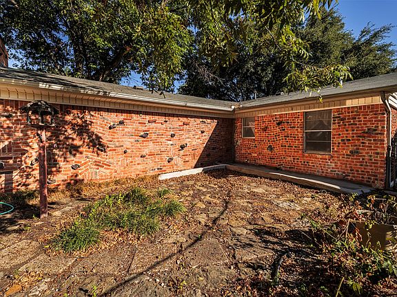 3rd image of 4557 Dee Ln