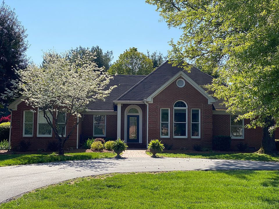 1st image of 816 Albemarle Dr