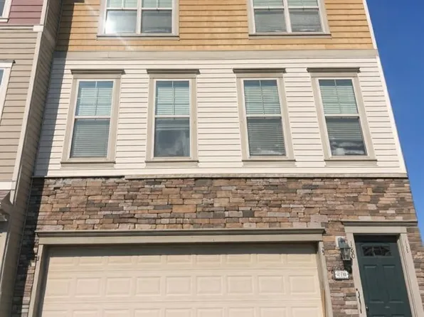 180 Royal Ct, Warrenton, VA 20186