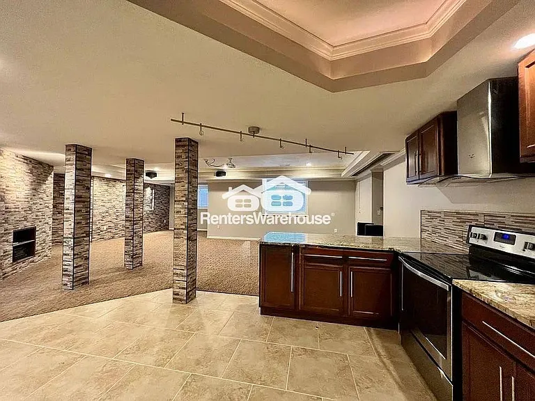 15861 Linden St — Photo 37