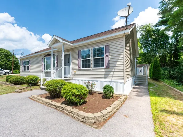 2 Hawthorne Lane, Nashua, NH 03062