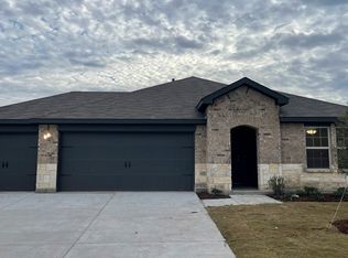 215 Roughrider Trl, Nevada, TX 75173