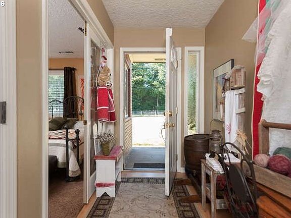 4th image of 21103 NE 83rd St