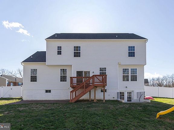 4th image of 18 Summer Grove Dr