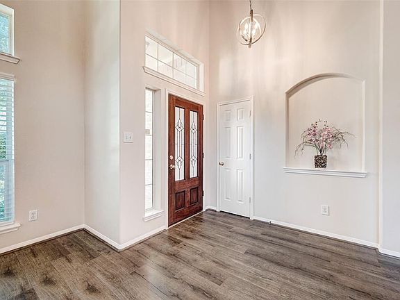 2nd image of 5515 Waverdale Ct