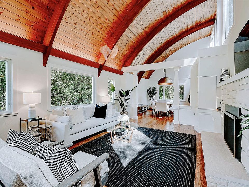 1st image of 427 Los Cerros Dr