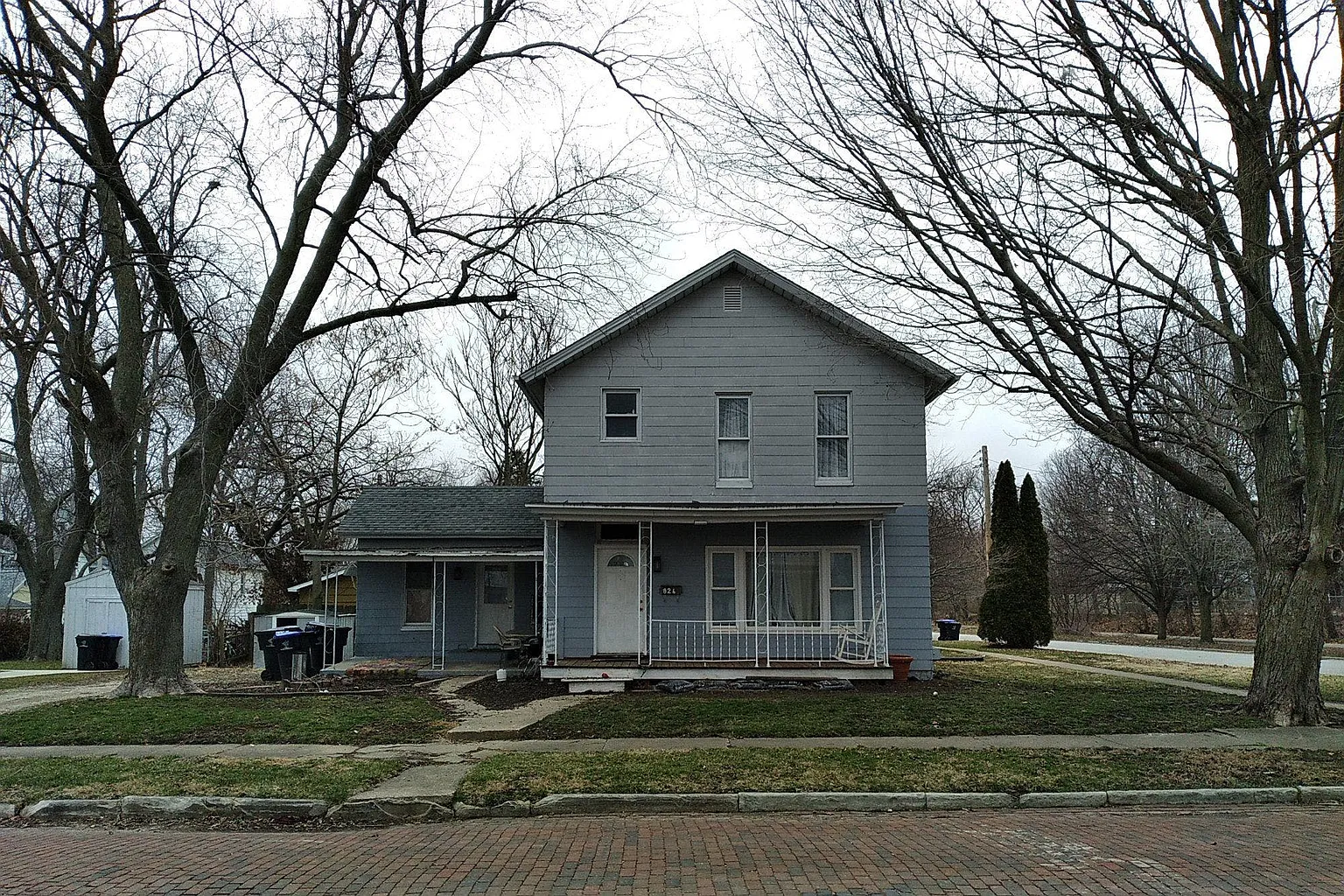 824 E Monroe St photo 1