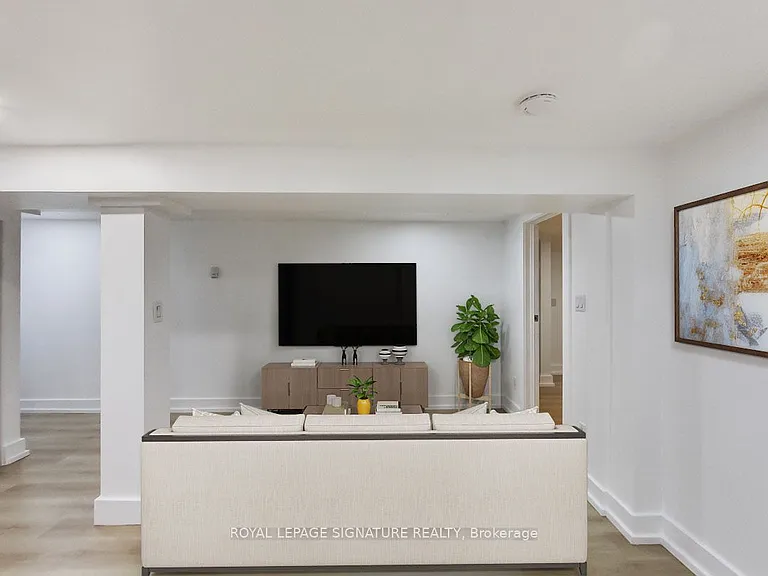 896 Bathurst St #BASEMENT — Photo 5