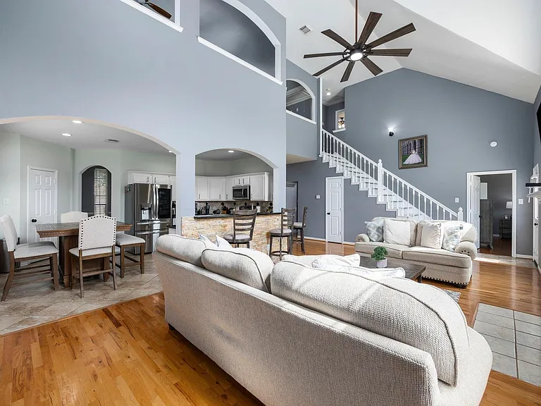 16315 Scotch Hollow Ln — Photo 10