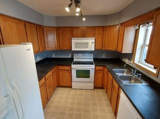 18 Hilltop Dr, Ellington, CT 06029