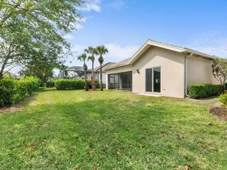 2302 Heydon Cir W — Photo 30