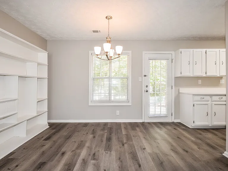 5406 Cindy Ln SE — Photo 6
