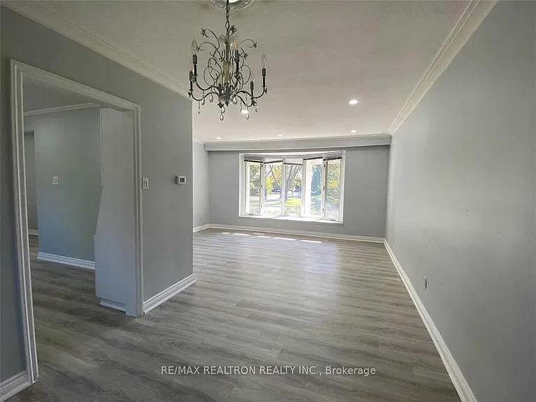 1 Sherwood Forest Dr — Photo 3