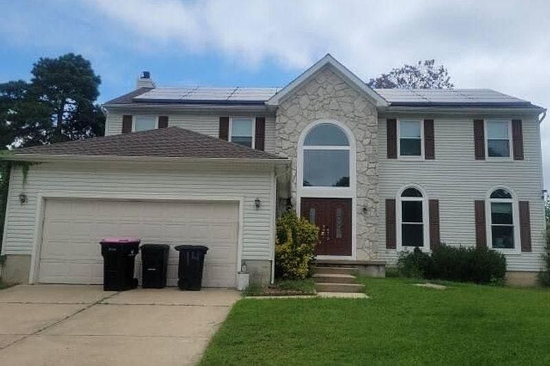 1st image of 14 Blue Spruce Dr