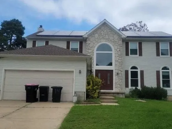 14 Blue Spruce Dr, Sicklerville, NJ 08081