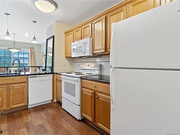 5th image of 157 Leeder Hill Dr APT 102