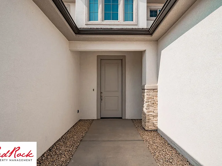 493 N 550 W — Photo 23