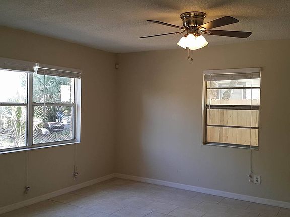 2nd image of 3205 E Caracas St