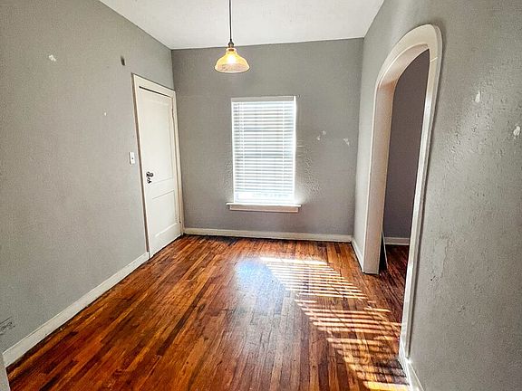 5th image of 108 N Gordon Dr