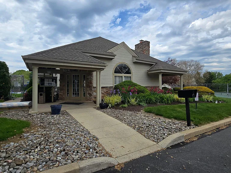 208 Foxmeadow Dr #208 — Photo 25