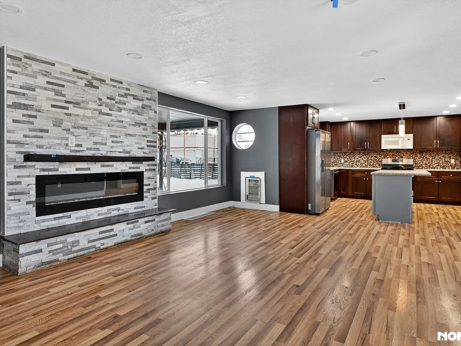 5 bed, 2895 sqft, $3,700 — Photo 3