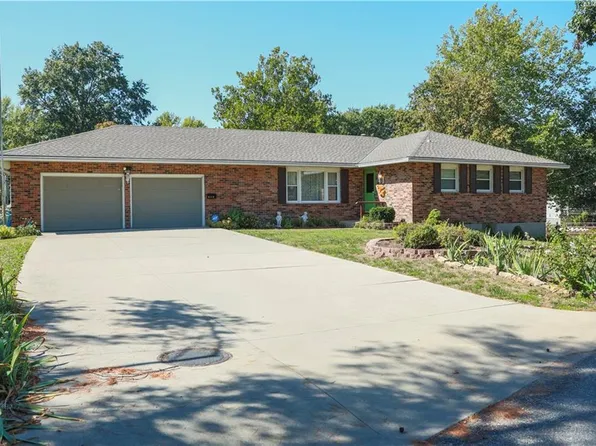 100 Cliff Dr, Buckner, MO 64016