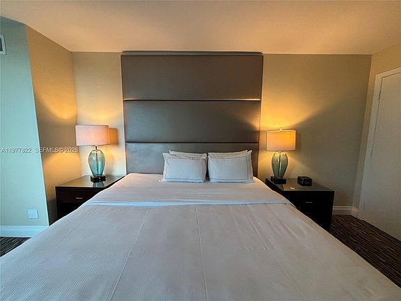 3rd image of 2670 E Sunrise Blvd #302