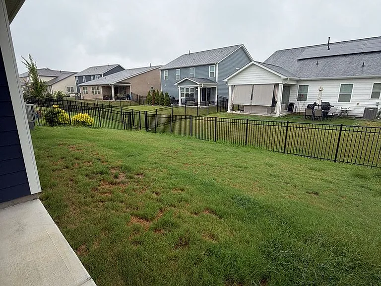1008 Fairbrae Ln — Photo 23
