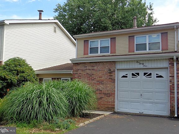 2nd image of 133 Chesapeake Dr