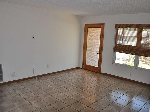 4th image of 548 Vikings Ln