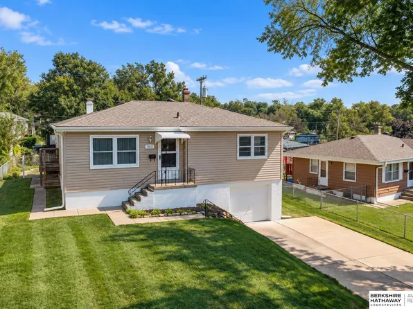 7013 S 41st St, Bellevue, NE 68147