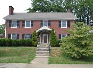 2610 Broadmeade Rd, Seneca Gardens, KY 40205