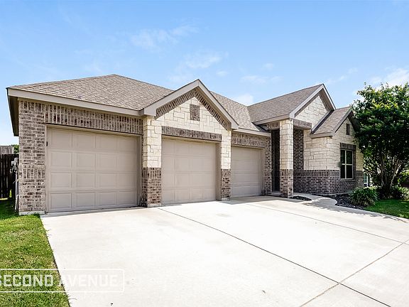 2nd image of 2109 Lorrie Ln