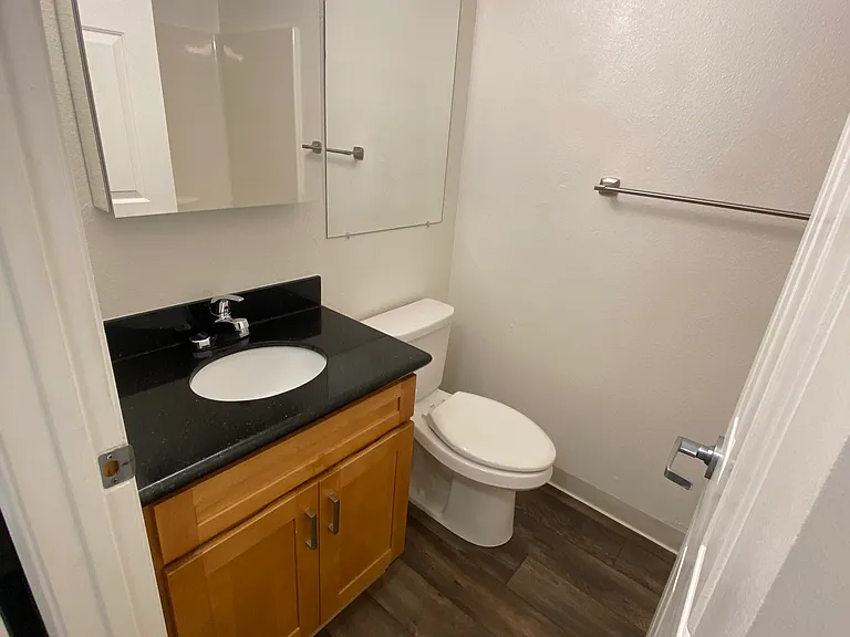 Deer Park Apartments - 95-99 Professional Center Pkwy — Photo 21