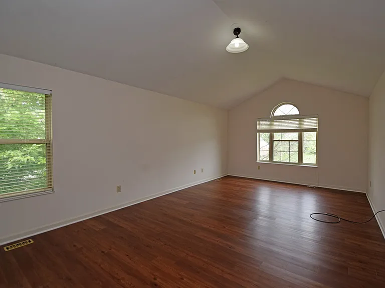 6490 Glenarbor Dr — Photo 17