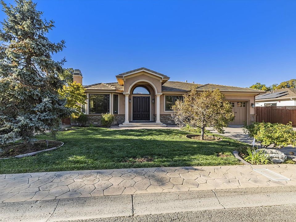 1st image of 12571 Paseo Cerro
