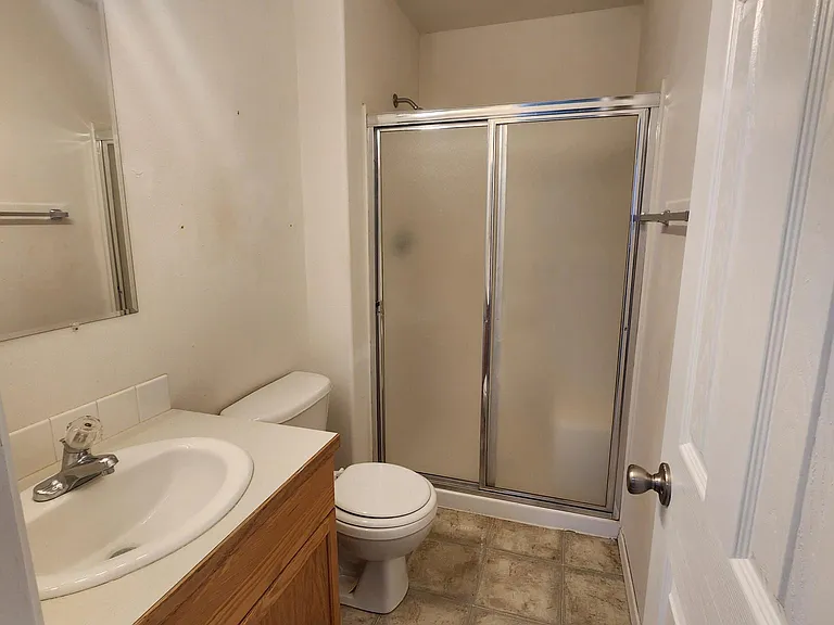 171 NE Narrows St — Photo 7