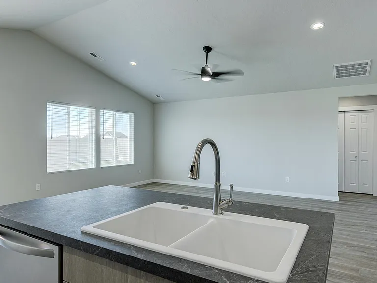 2395 W Opalite Dr — Photo 7