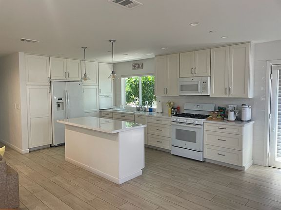 3rd image of 1217 Grand Ave