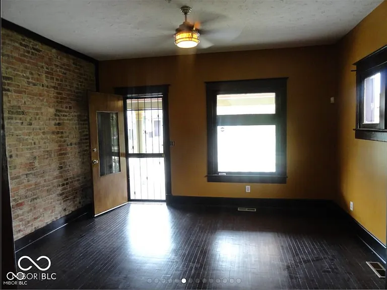 1841 N Talbott St — Photo 16