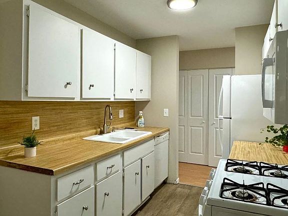5th image of 4201 Lakeside Ave N APT 104