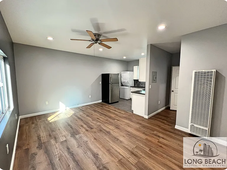 2525 E 10th St #5 — Photo 5