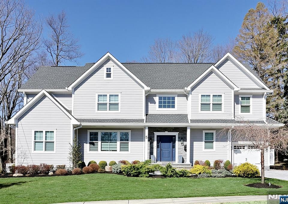 1st image of 5 Colebrook Dr