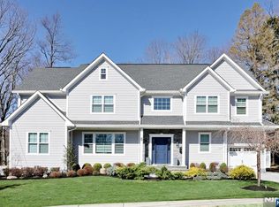 5 Colebrook Dr, Park Ridge, NJ 07656