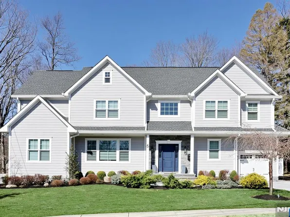 5 Colebrook Dr, Park Ridge, NJ 07656