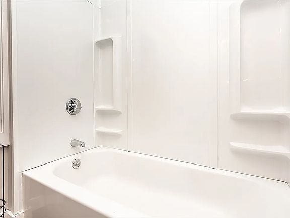 4th image of 18 Studley St #1