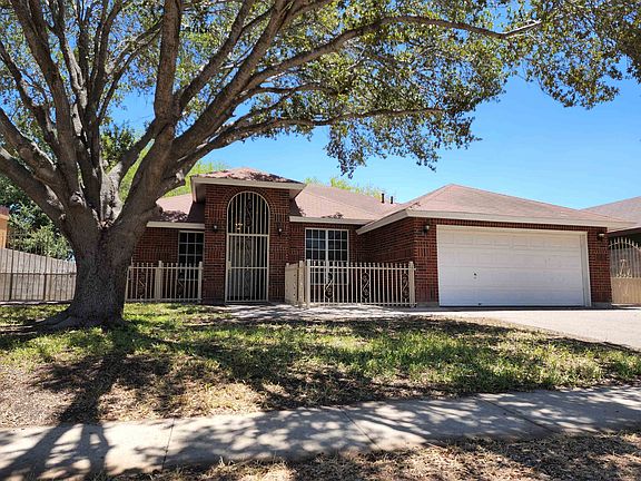 3rd image of 1909 Silverwood Dr