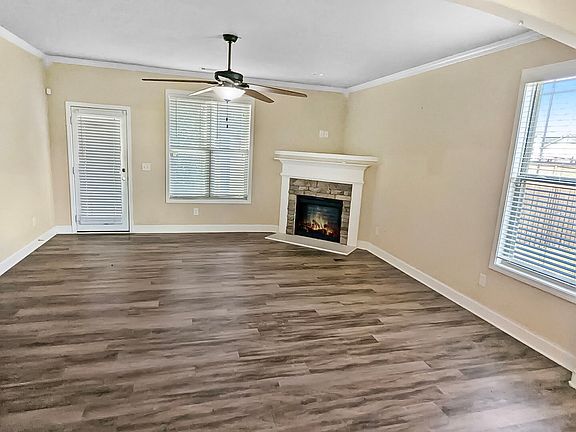 4th image of 2159 Grant Ave