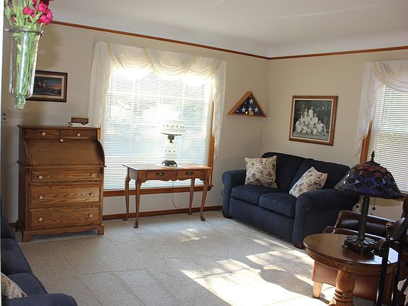 2nd image of 4564 Forest Edge Dr